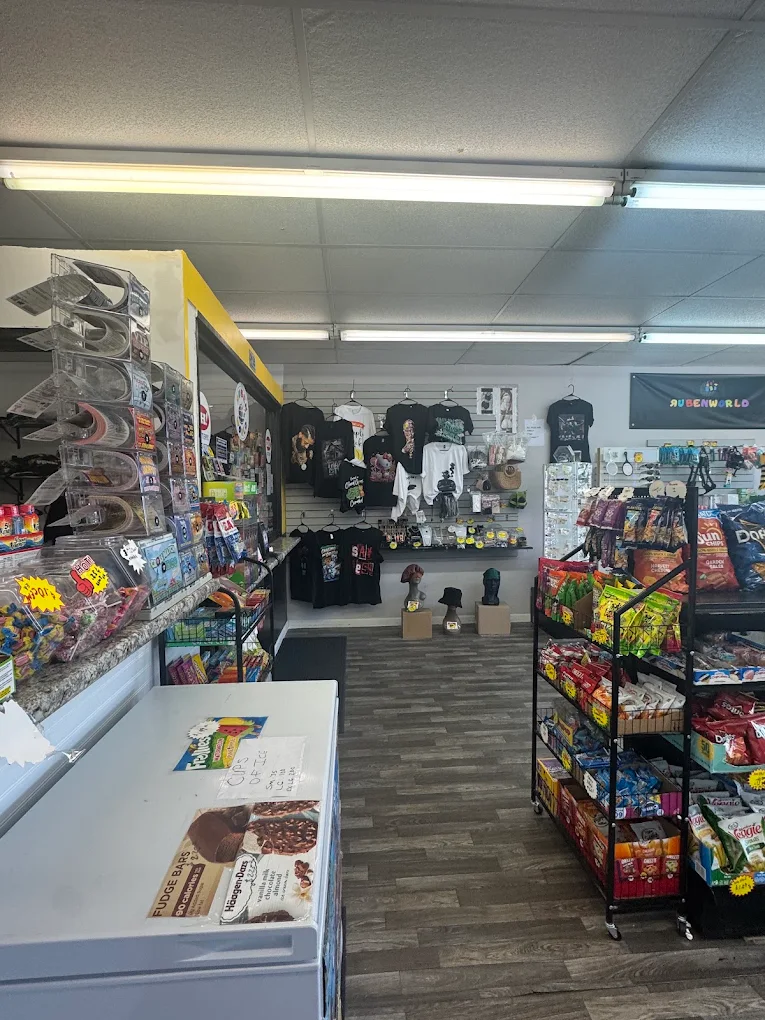 Snack and candy racks inside Rubens World